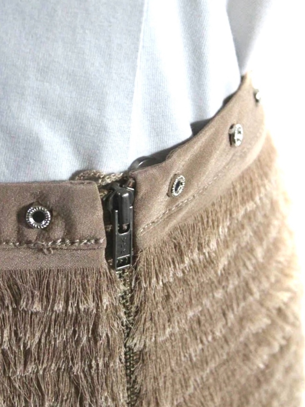 Madison Marcus Silk Fringe Mini Skirt Size Medium - Picture 4 of 6